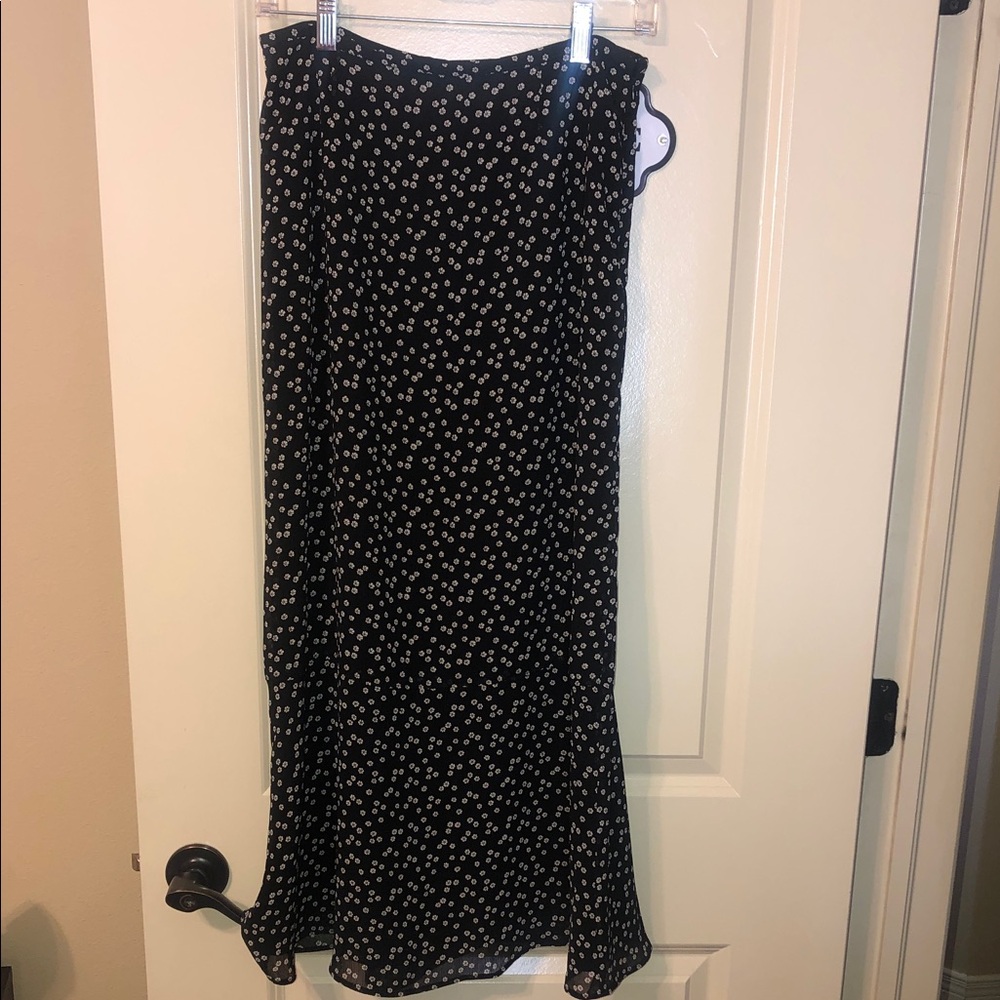 Liz Claiborne Black Maxi Skirt with White Floral Print
